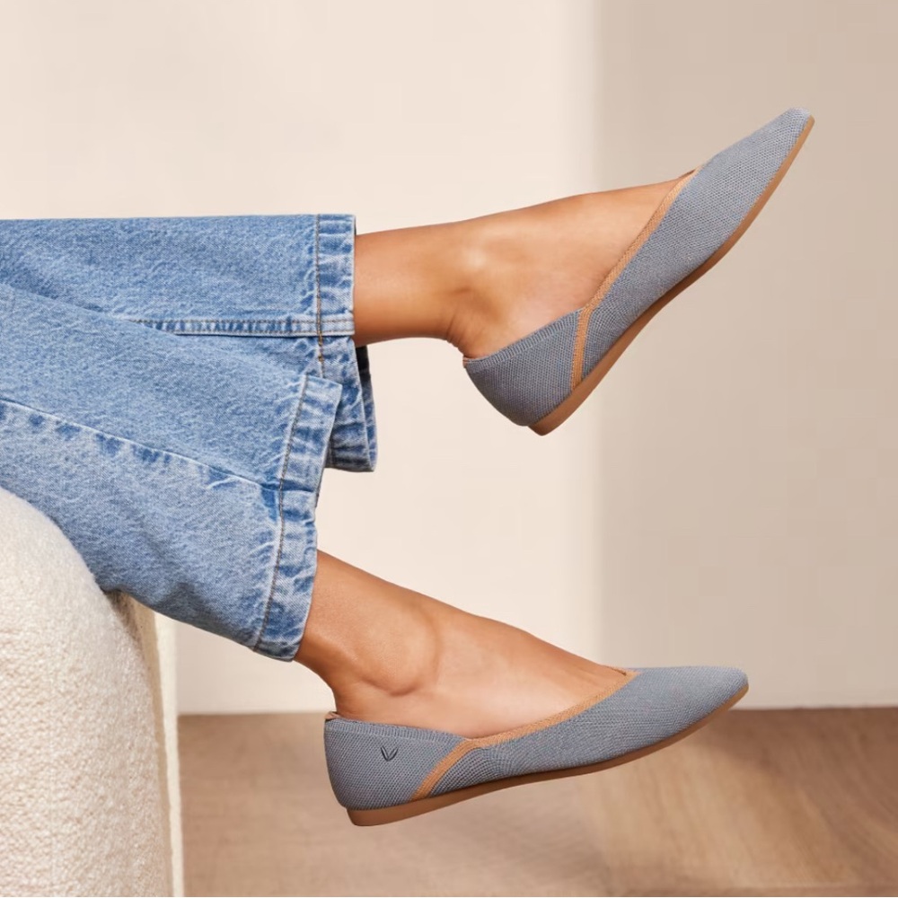 VIVAIA VIENNA SANDY BLUE POINTED TOE V CUT FLATS size (38) 7-7.5